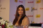 Aishwarya Rai Bachchan announces filmfare awards in Leela Hotel, Mumbai 9th Jan 2013 (83).JPG